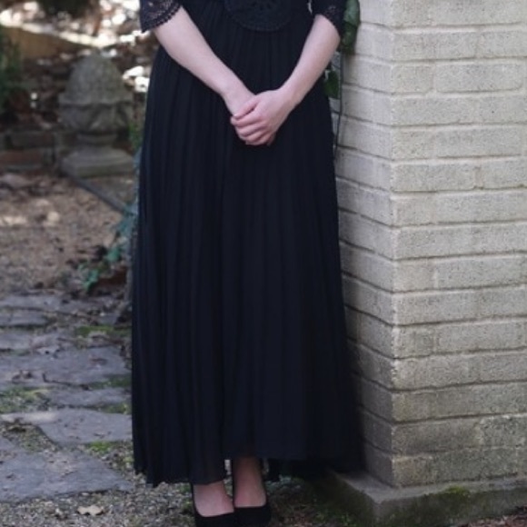 Dainty Jewell’s Pleated skirt black - Picture 1 of 5